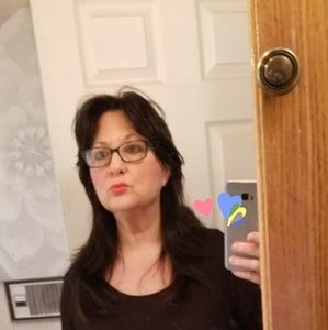 Meet your Posher, Laureen